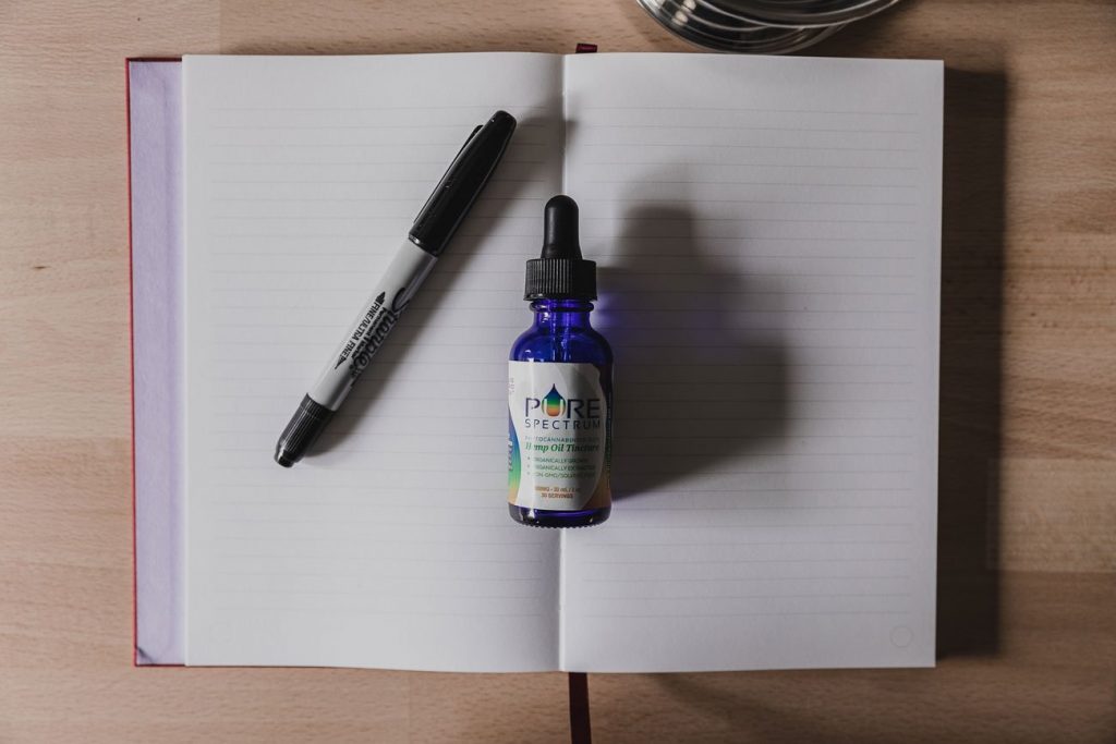 Foto de una botella de CBD Pure Spectrum