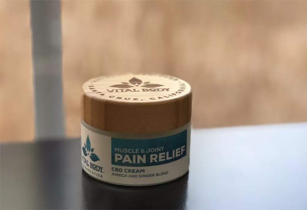 Crema para el dolor con CBD de Vital Body Therapeutics